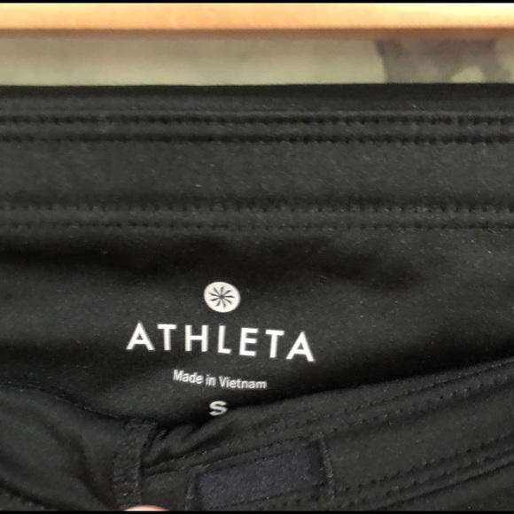 Athleta Disco Geo Sonar Capri Tights Small - Blk/Multi - bundle or Make Offer! - Picture 5 of 8